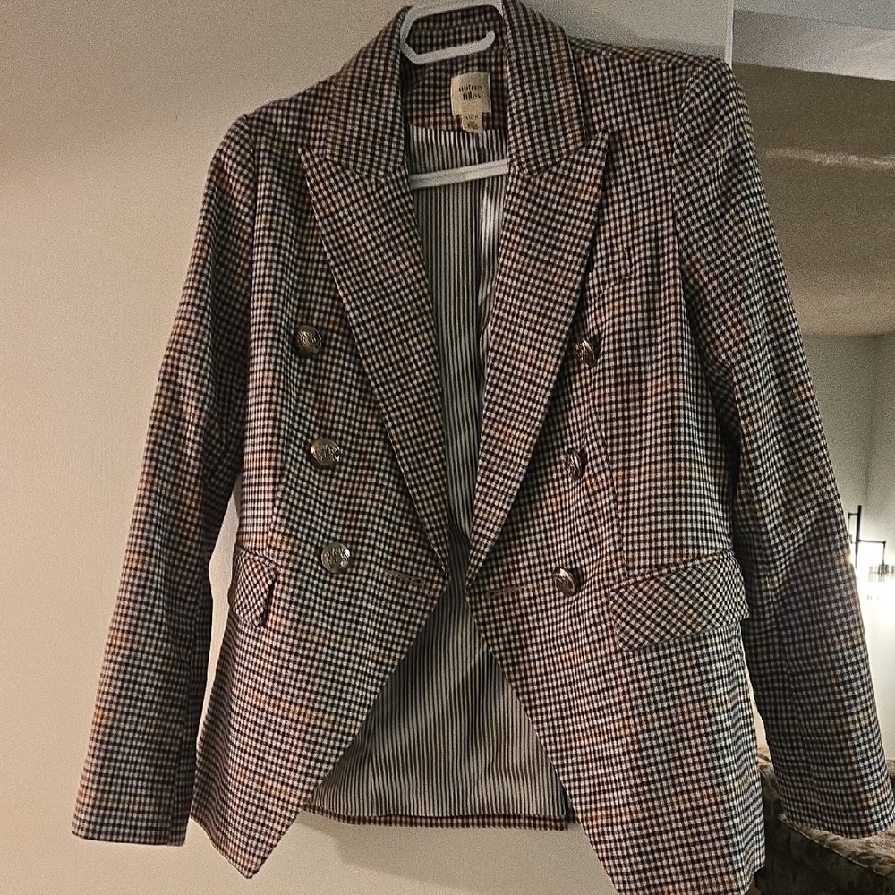 Chic Houndstooth Double-Breasted Blazer